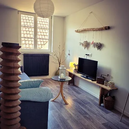 Apartment A La Forge *